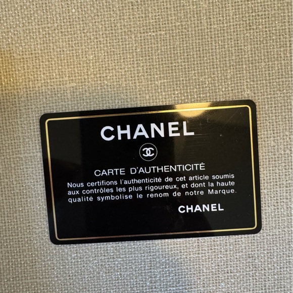 Chanel Vintage Quilted Patent Leather Shoulder Bag with Tassel - Picture 5 of 13